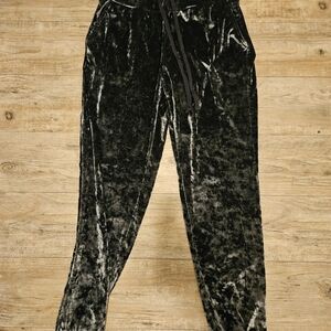 Secret Treasures Velvet Lounge Pants in Gray